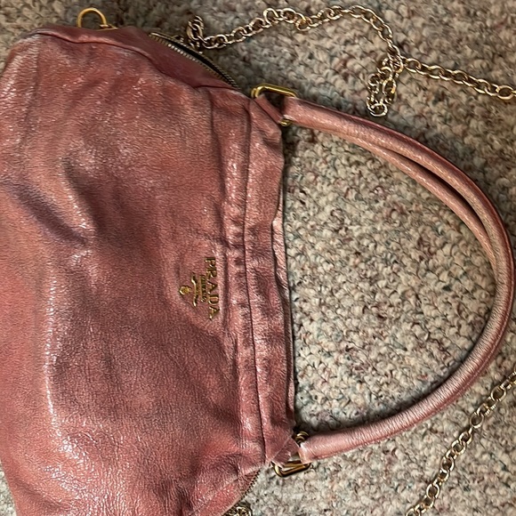 Prada purse - Picture 2 of 14